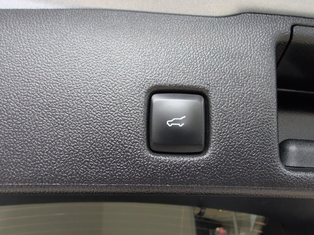 Used 2022 Ford Escape Titanium w/ Class II Trailer Tow Package AWD/4WD image 36