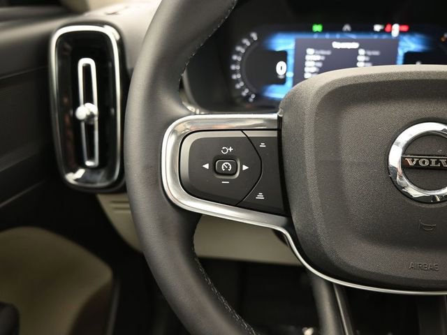 Used 2023 Volvo XC40 B5 Plus w/ Protection Package Premier AWD/4WD image 23