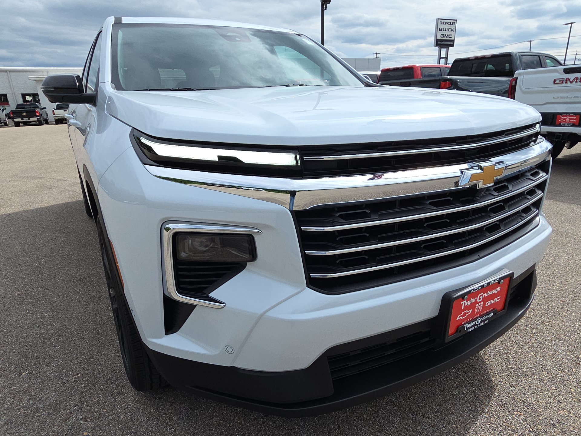 New 2026 Chevrolet Traverse LT w/ Enhanced Driving Package FWD image 11