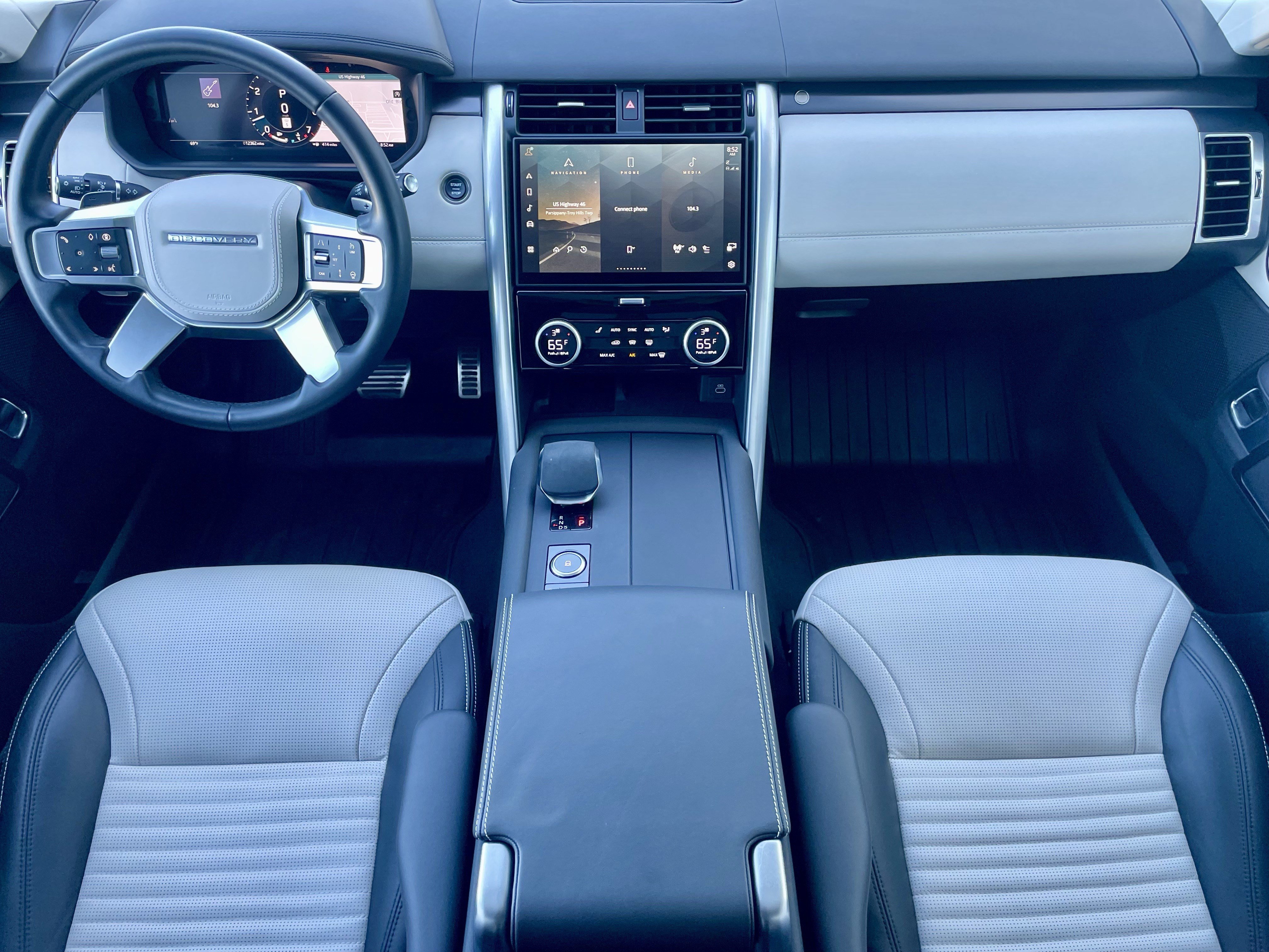Certified 2025 Land Rover Discovery Metropolitan Edition AWD/4WD image 16
