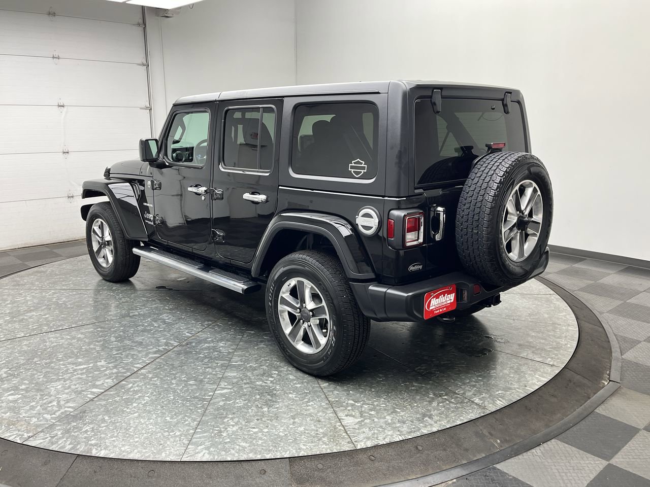 Used 2022 Jeep Wrangler Unlimited Sahara w/ Cold Weather Group AWD/4WD image 2