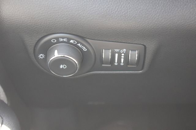 Used 2022 Jeep Compass Latitude w/ Sun and Sound Group image 19