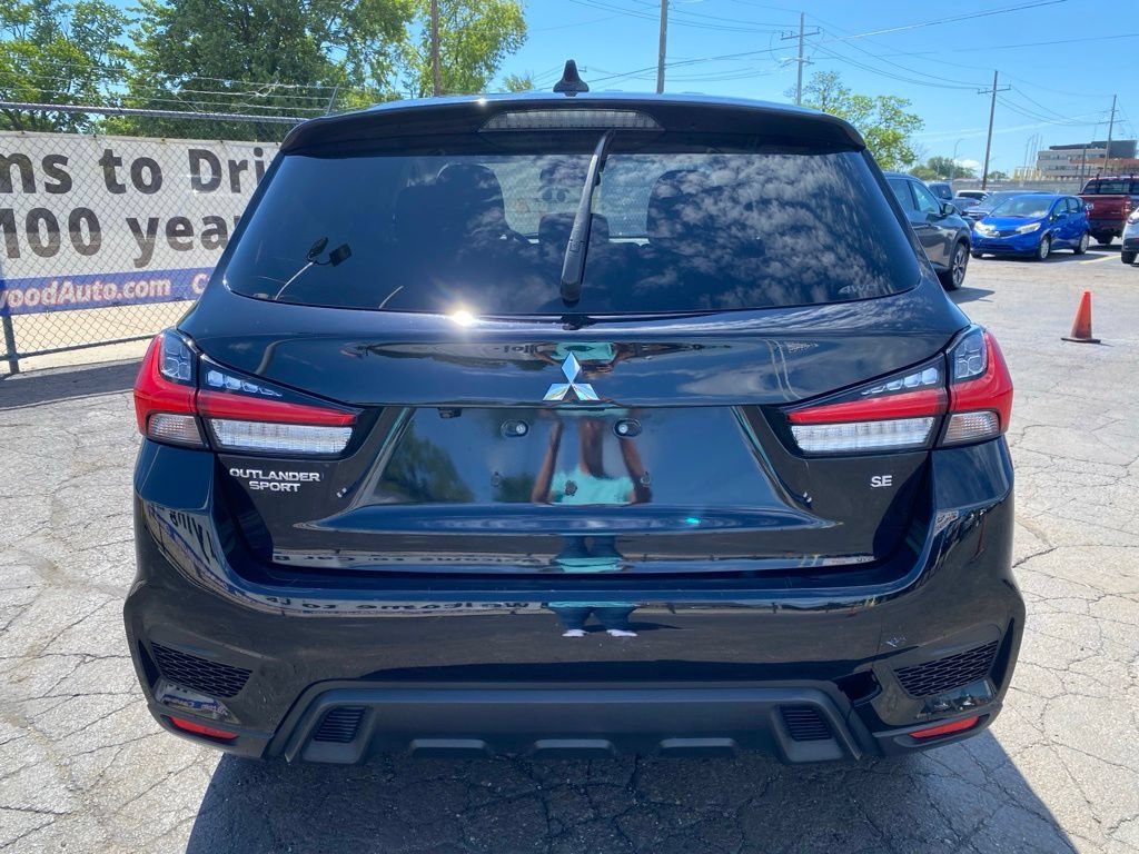 Used 2021 Mitsubishi Outlander Sport SE AWD/4WD image 3