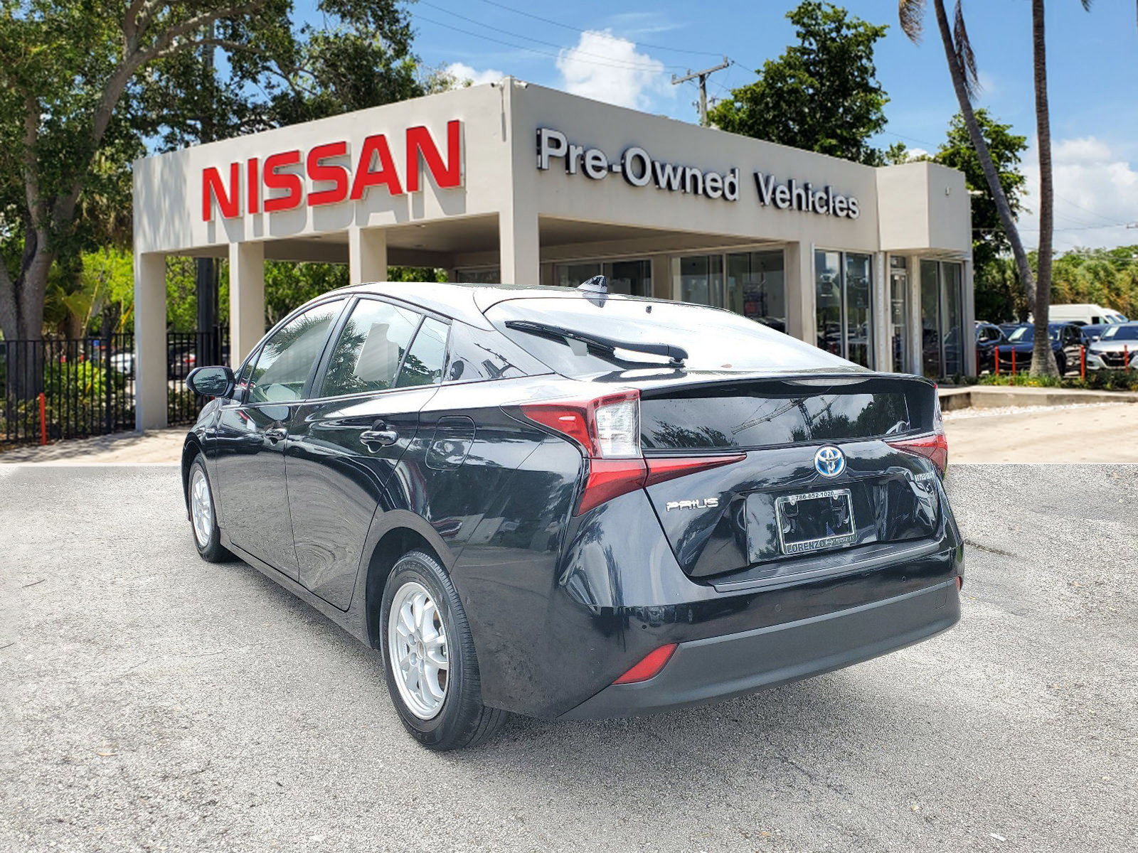 Used 2020 Toyota Prius LE image 6