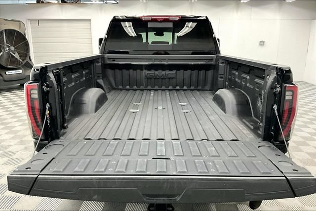 Used 2025 GMC Sierra 2500 AT4 w/ AT4 Premium Plus Package AWD/4WD image 34