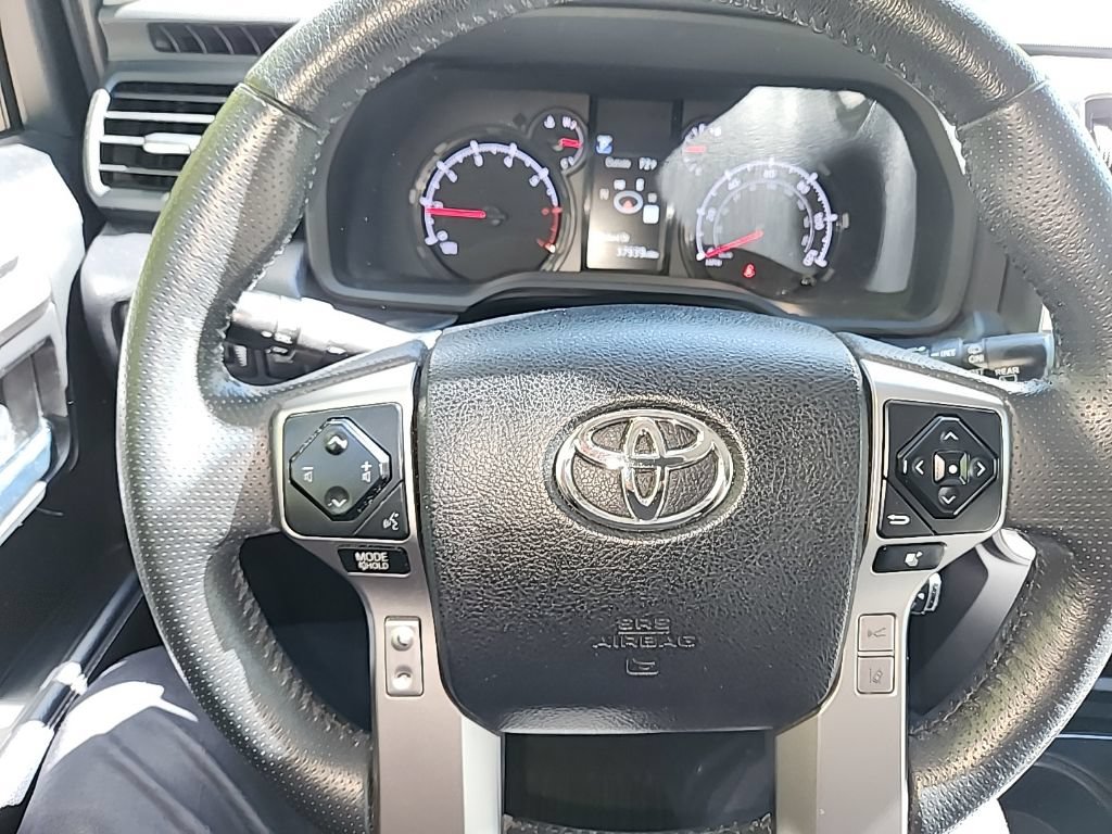 Used 2022 Toyota 4Runner SR5 Premium w/ Moonroof Package AWD/4WD image 9