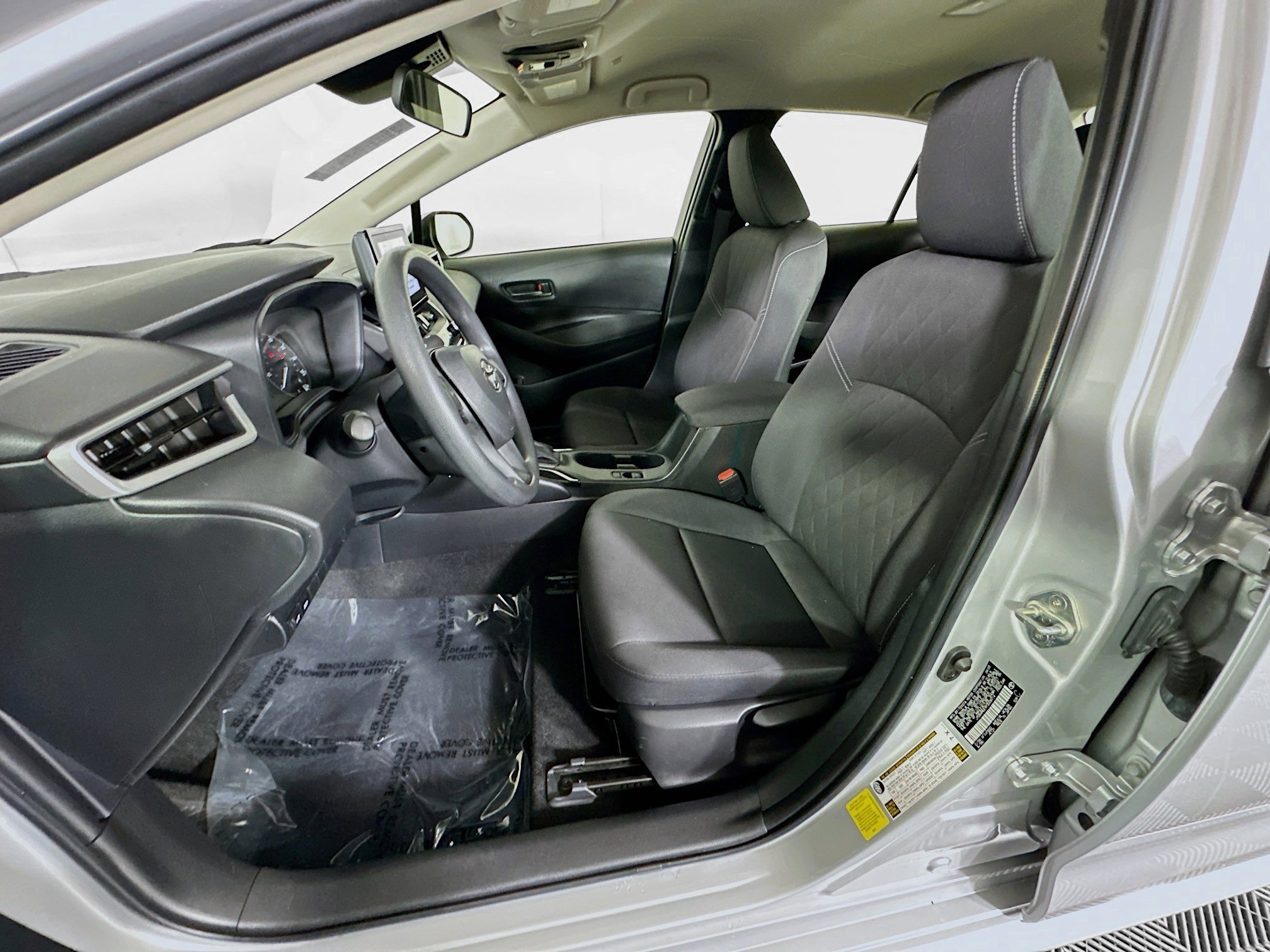 Used 2023 Toyota Corolla LE FWD image 12