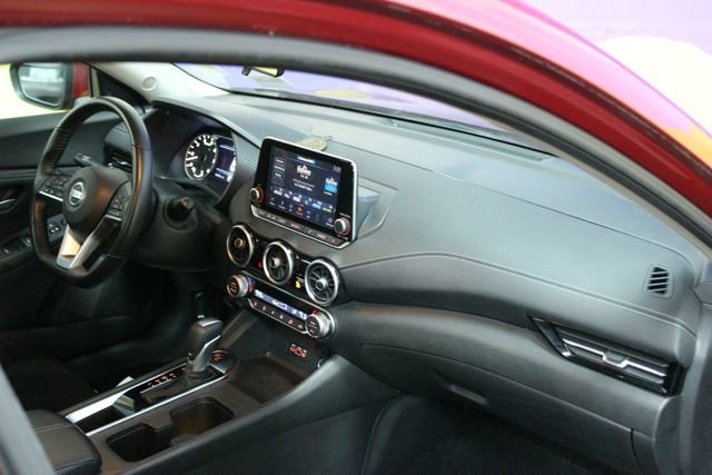 Used 2020 Nissan Sentra SV image 11