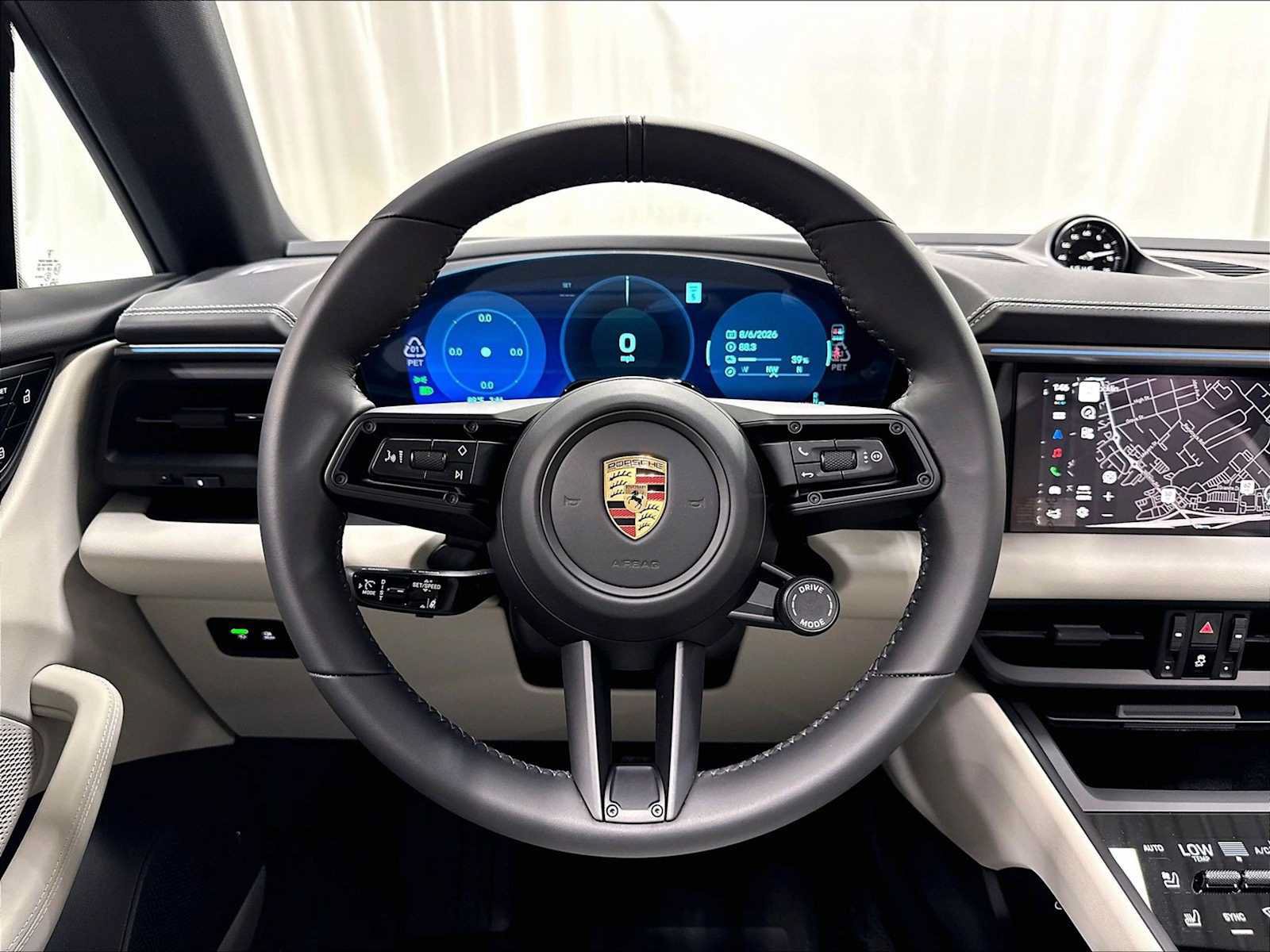 New 2026 Porsche Macan 4 Electric AWD/4WD image 15