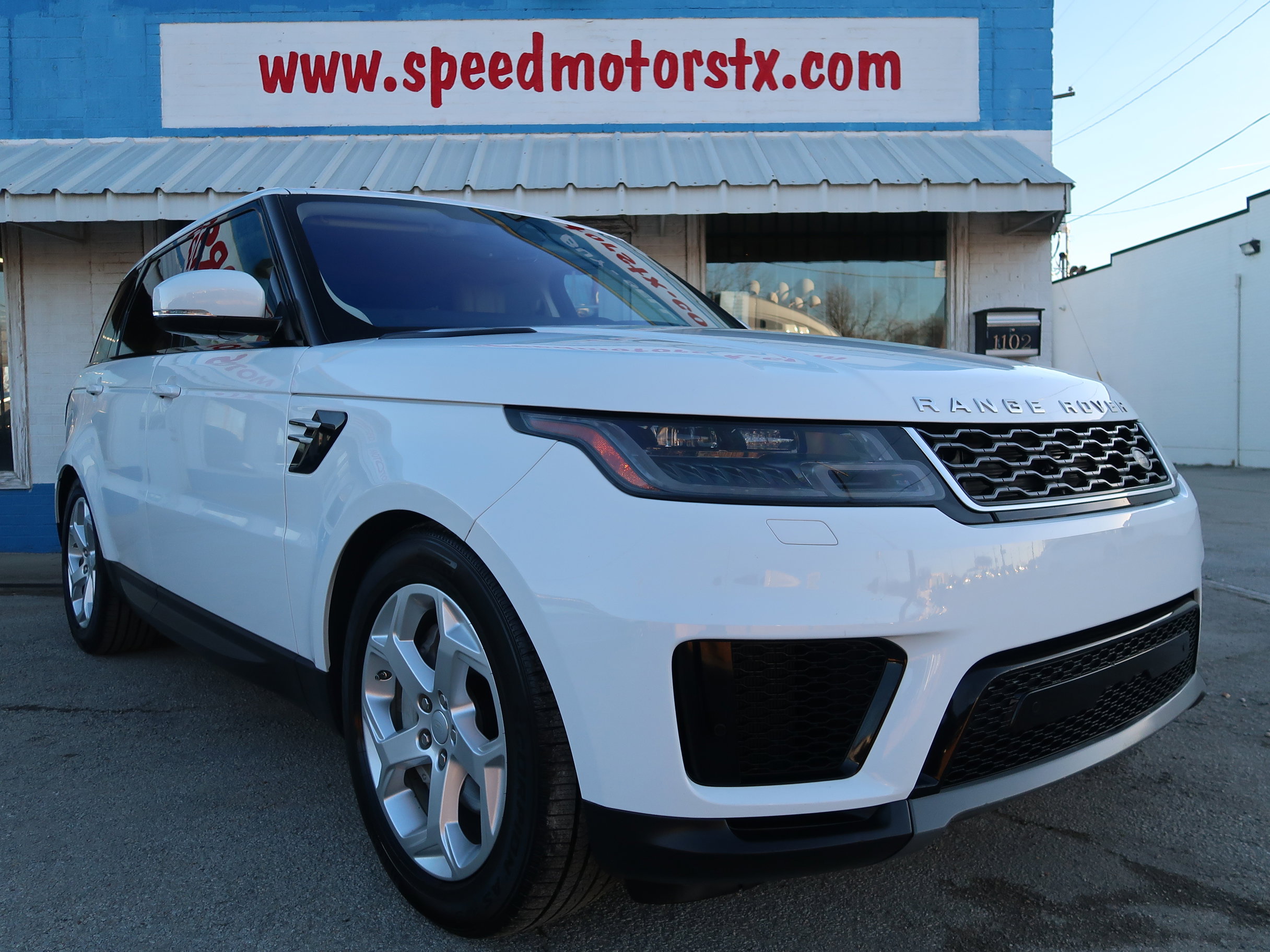 Used 2018 Land Rover Range Rover Sport SE image 6