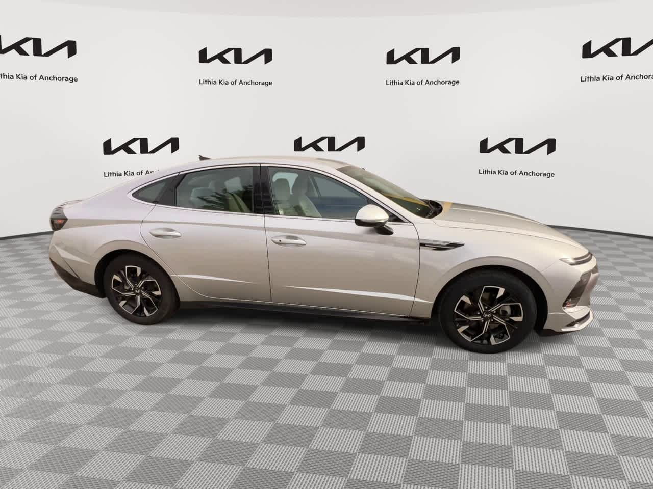 Used 2025 Hyundai Sonata SEL FWD image 9