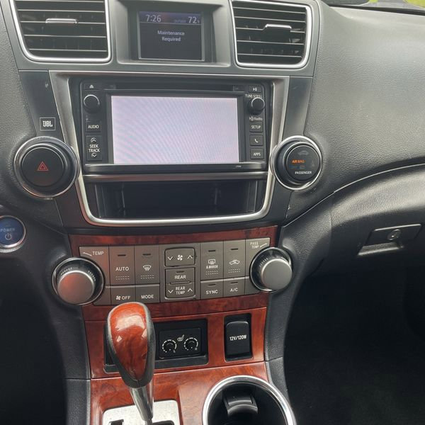 Used 2013 Toyota Highlander Limited image 17