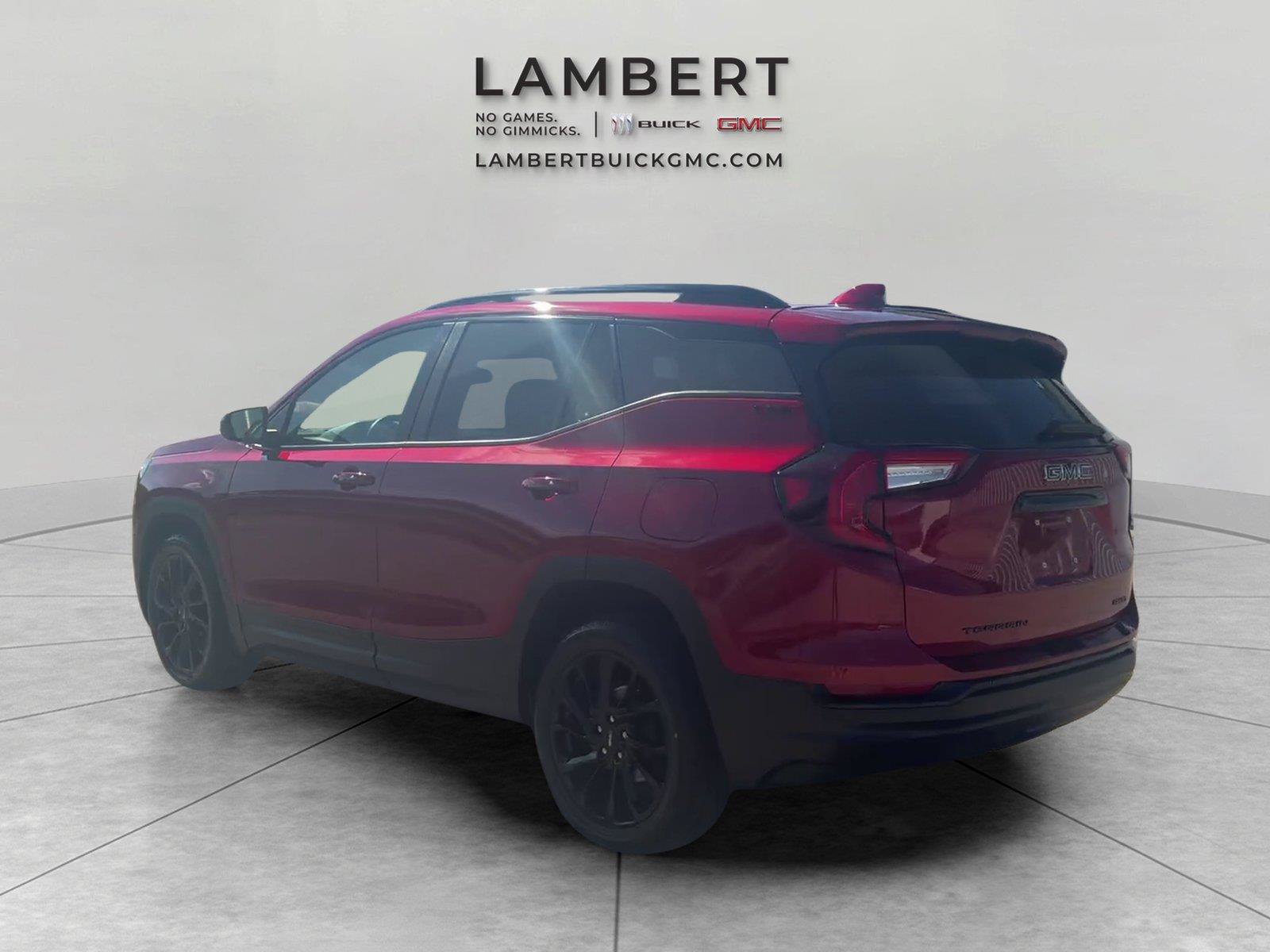 Used 2024 GMC Terrain SLE w/ Driver Convenience Package AWD/4WD image 3