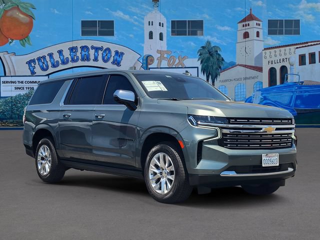 Used 2024 Chevrolet Suburban Premier w/ Premium Package 2