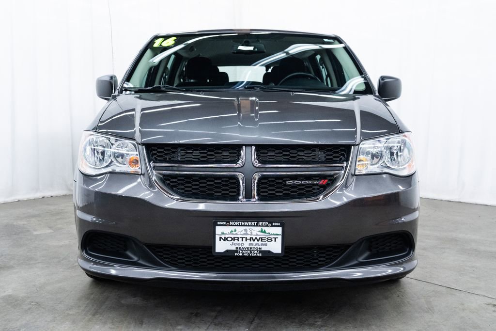 Used 2016 Dodge Grand Caravan American Value Package w/ UConnect Hands-Free Group FWD image 2
