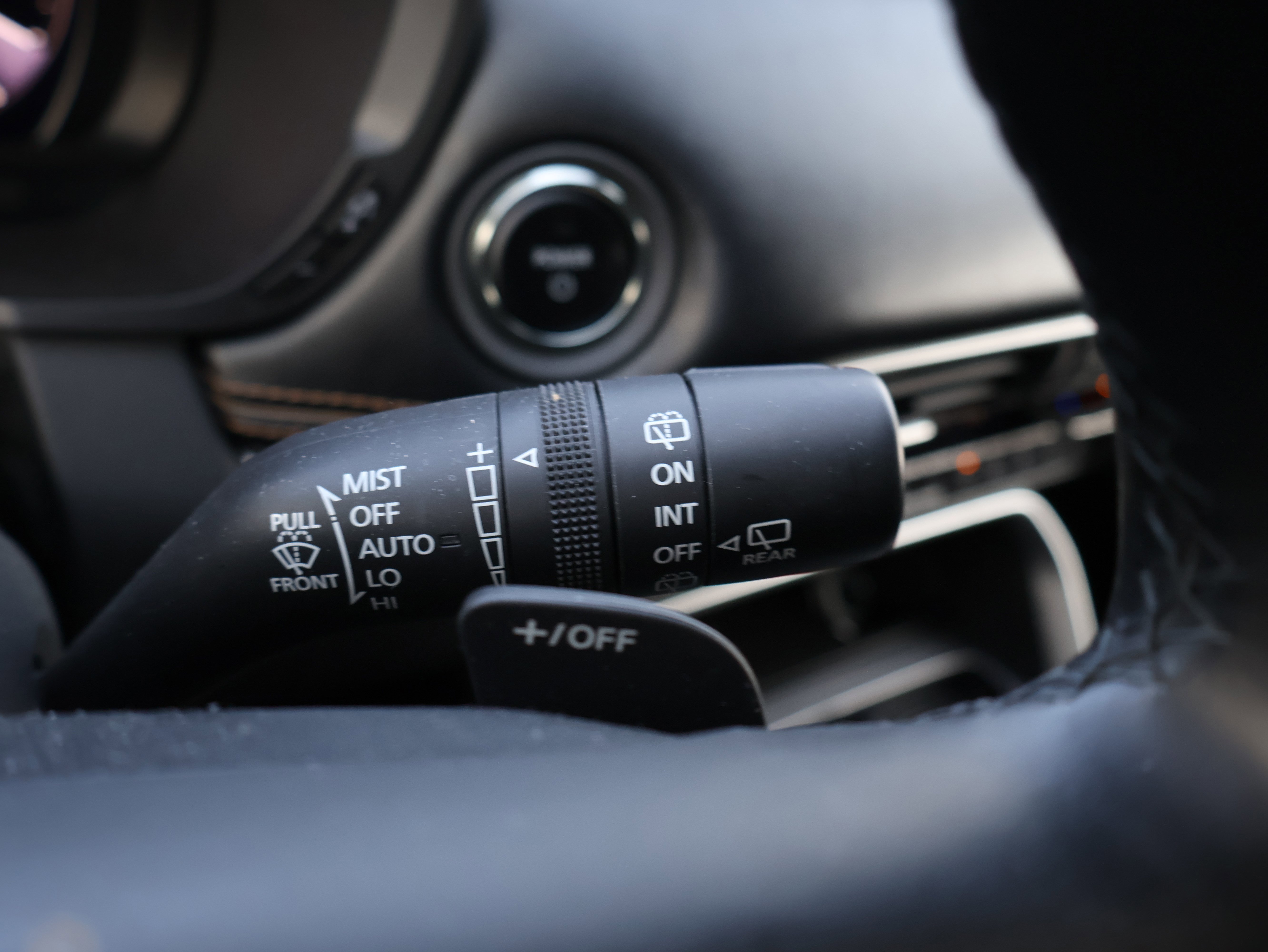 Certified 2025 MAZDA CX-70 Plug-In Hybrid w/ Premium Plus image 41