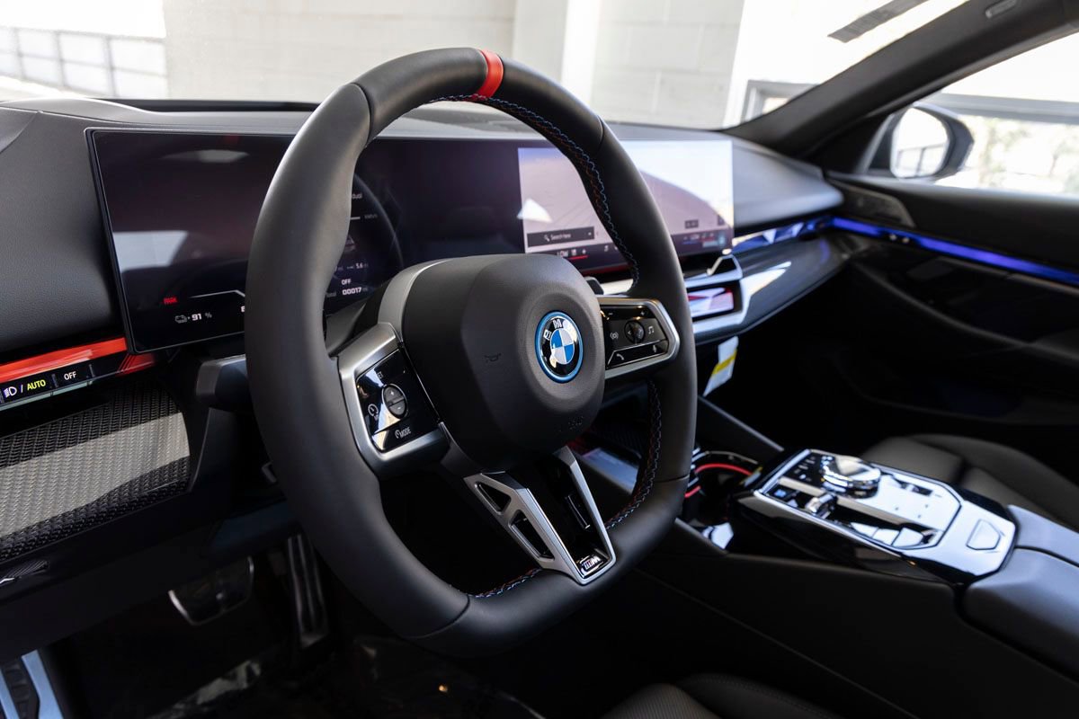 New 2026 BMW i5 w/ Executive Package AWD/4WD image 17