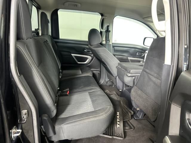 Used 2018 Nissan Titan SV image 25