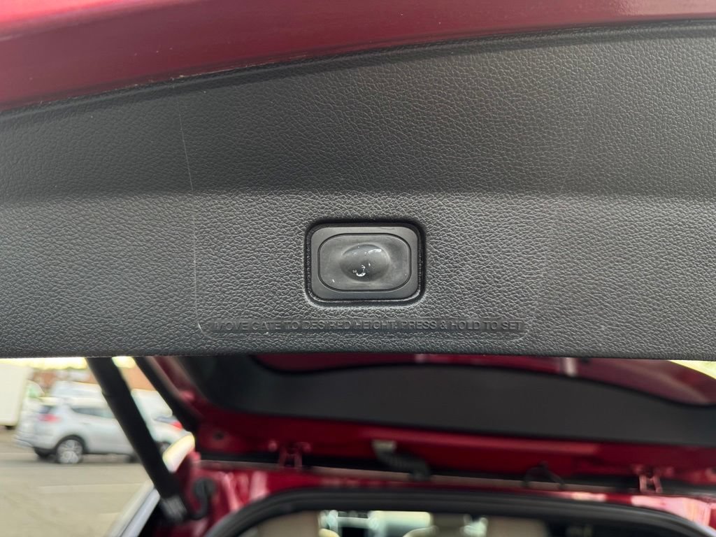 Used 2019 Ford Explorer Limited w/ Ford Safe & Smart Package FWD image 10