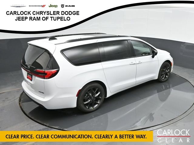 New 2026 Chrysler Pacifica Limited w/ Uconnect Theater Family Group image 51