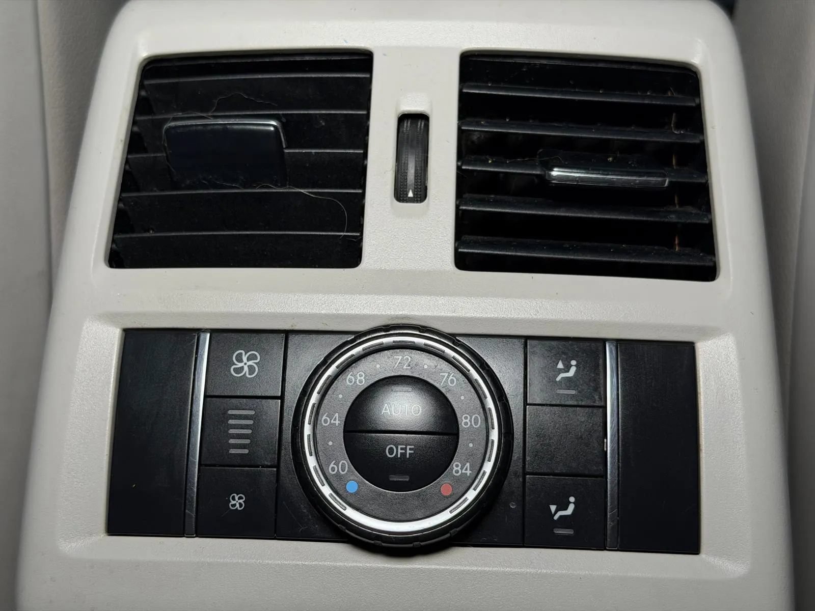 Used 2016 Mercedes-Benz GL 320 BlueTEC 4MATIC image 25
