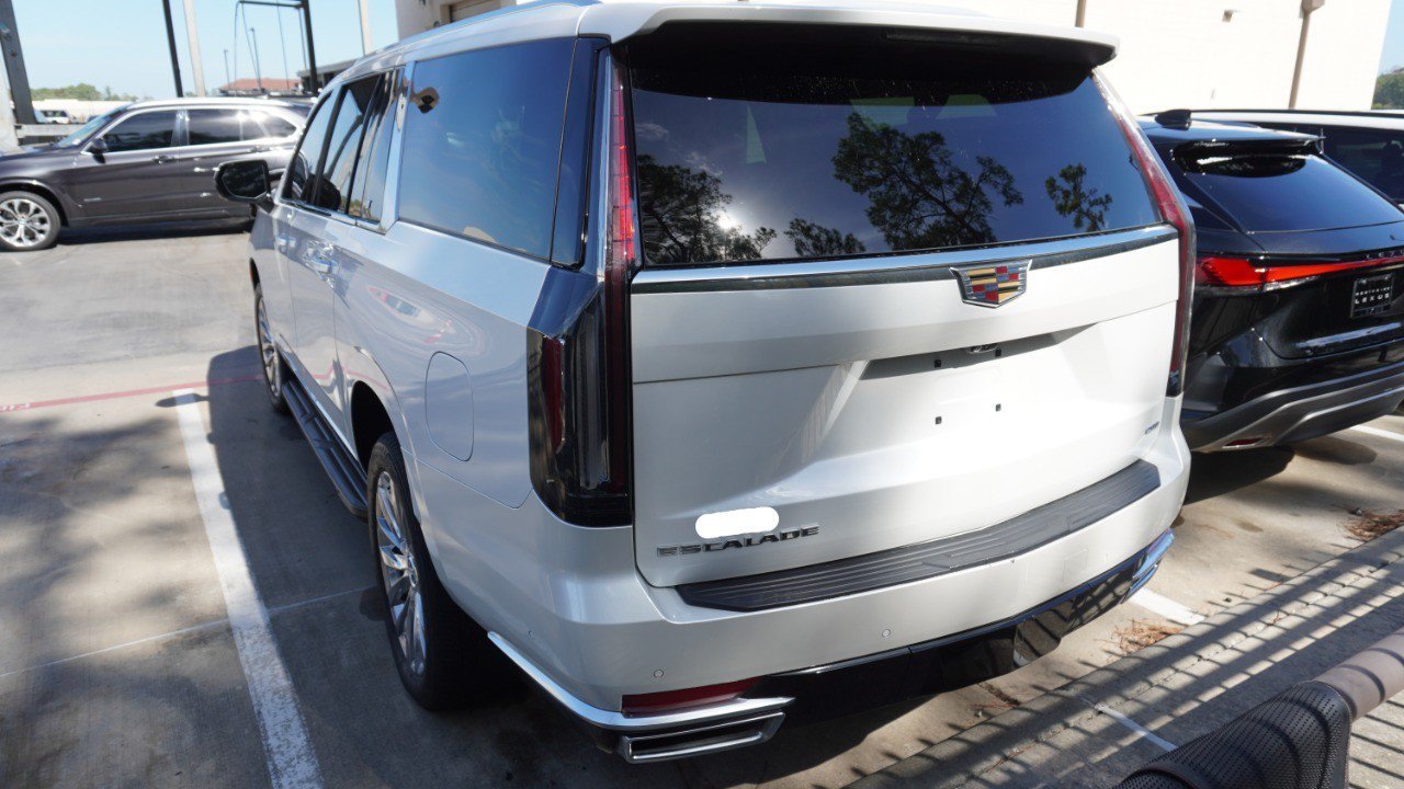 Used 2024 Cadillac Escalade ESV Premium Luxury AWD/4WD image 7