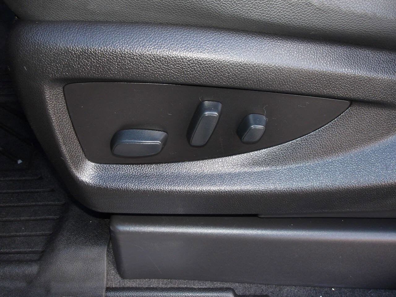 Used 2019 Chevrolet Tahoe LT w/ LT Midnight Edition image 29