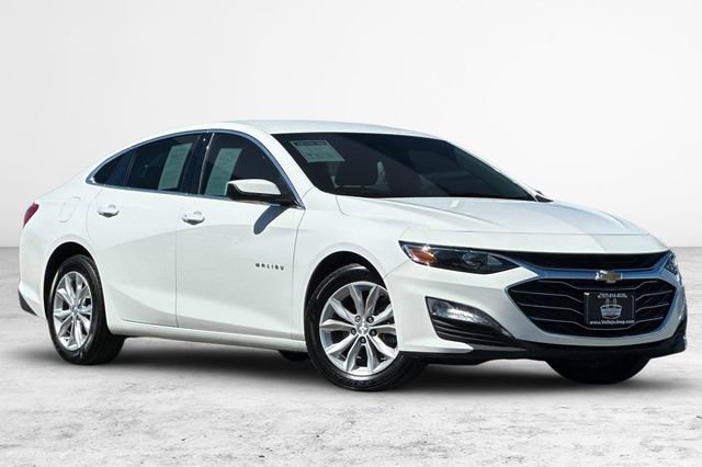 Used 2025 Chevrolet Malibu LT image 2