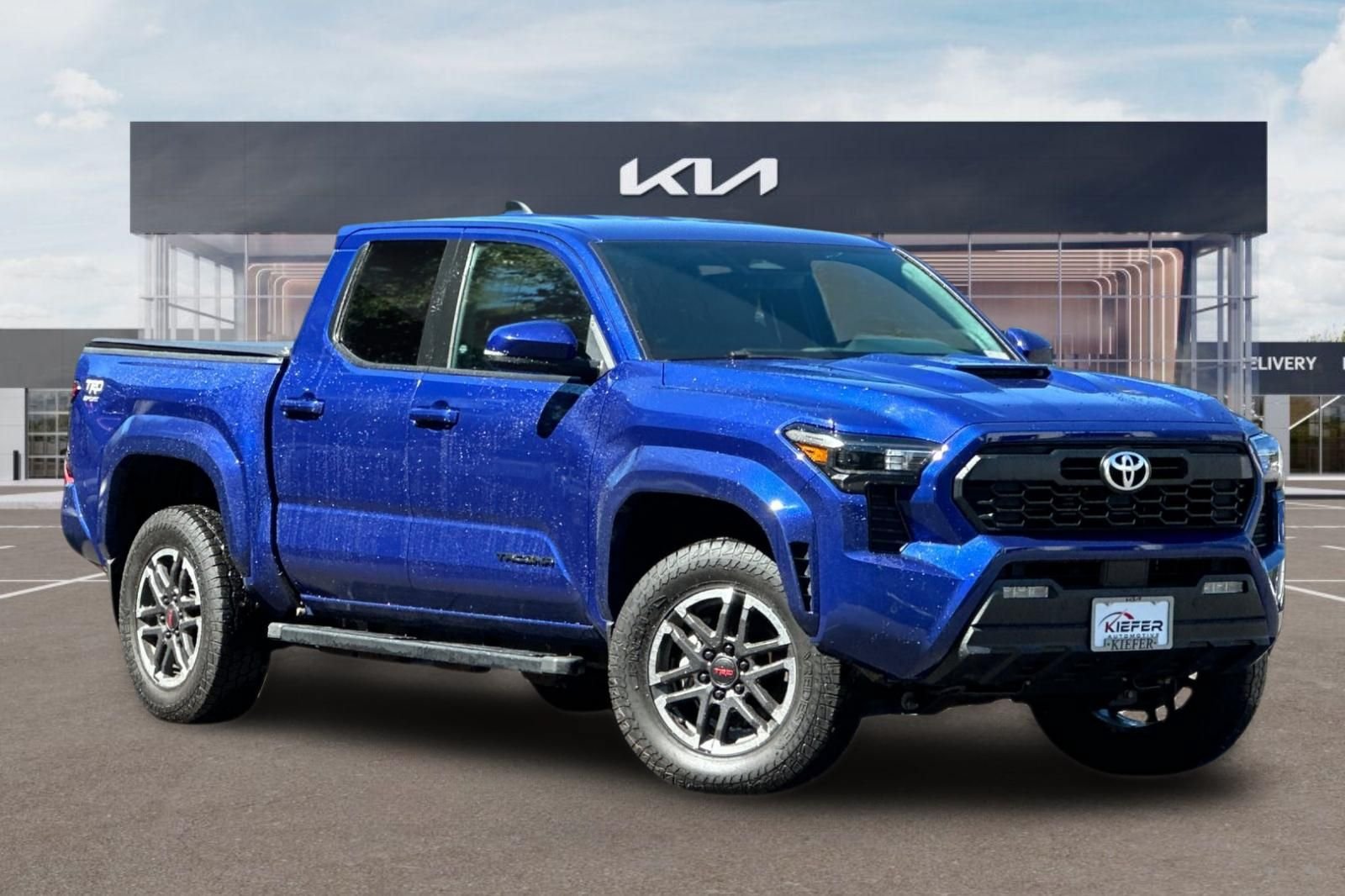 Used 2024 Toyota Tacoma TRD Sport w/ TRD Sport Upgrade Package AWD/4WD image 2