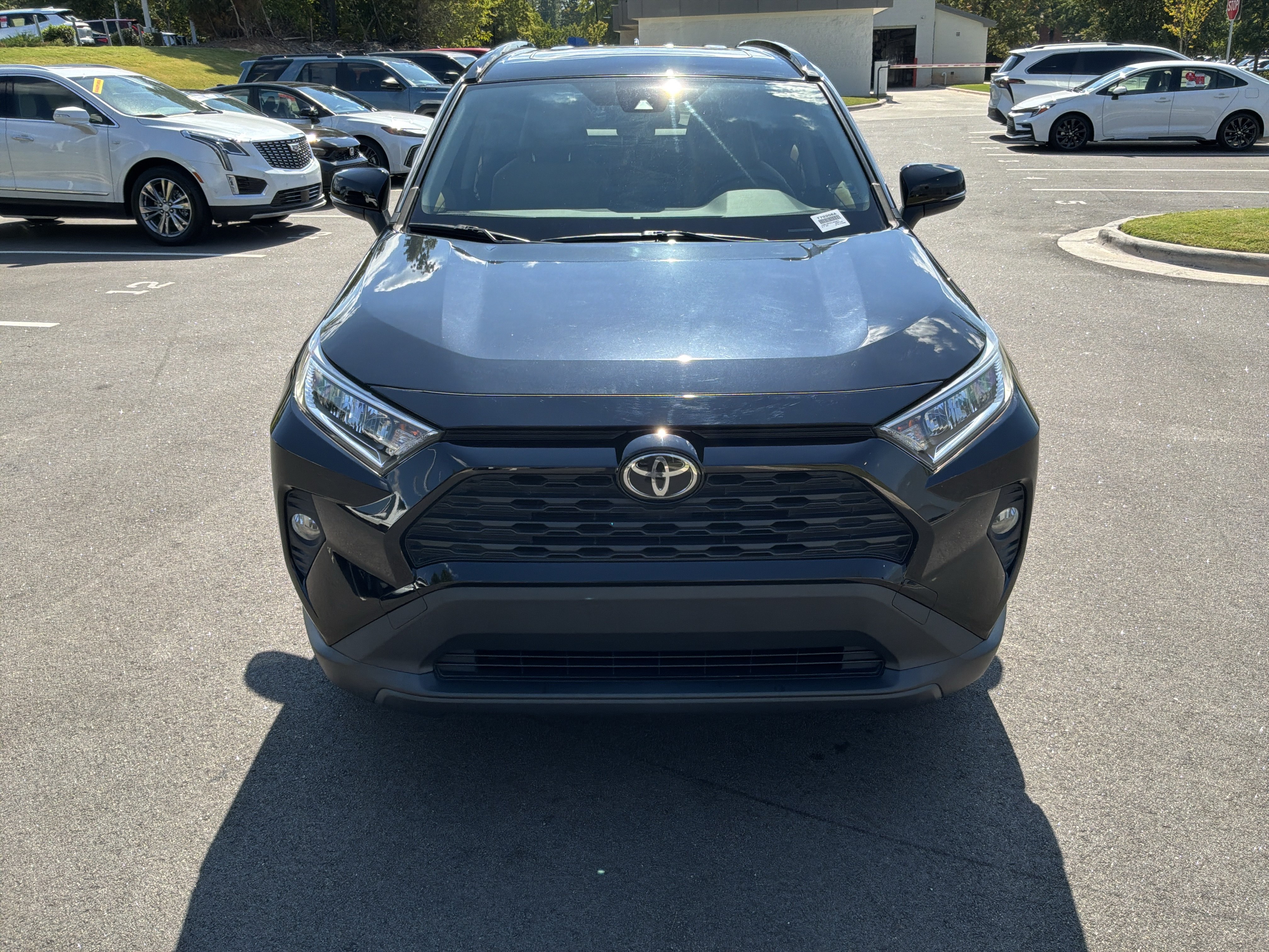 Used 2020 Toyota RAV4 XLE Premium FWD image 3