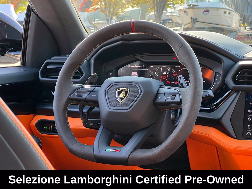 Used 2025 Lamborghini Urus SE AWD/4WD image 43