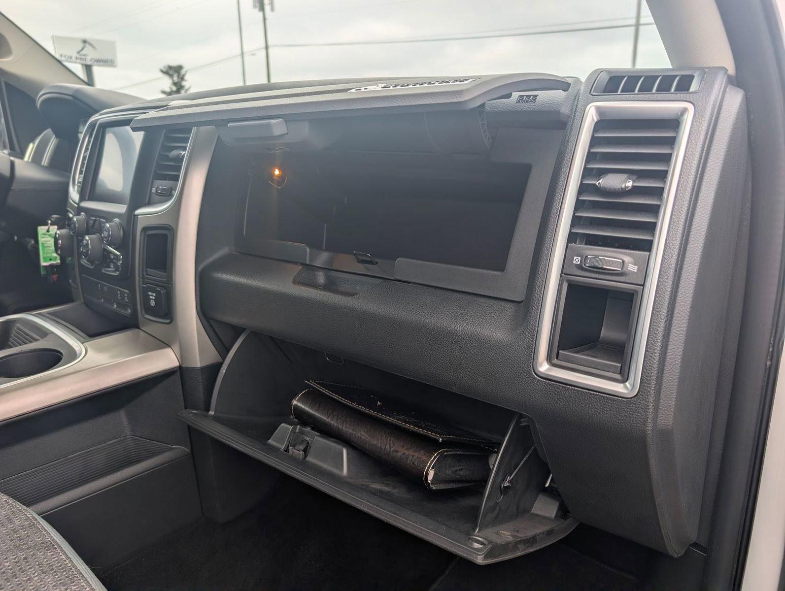 Used 2017 RAM 1500 Big Horn image 32