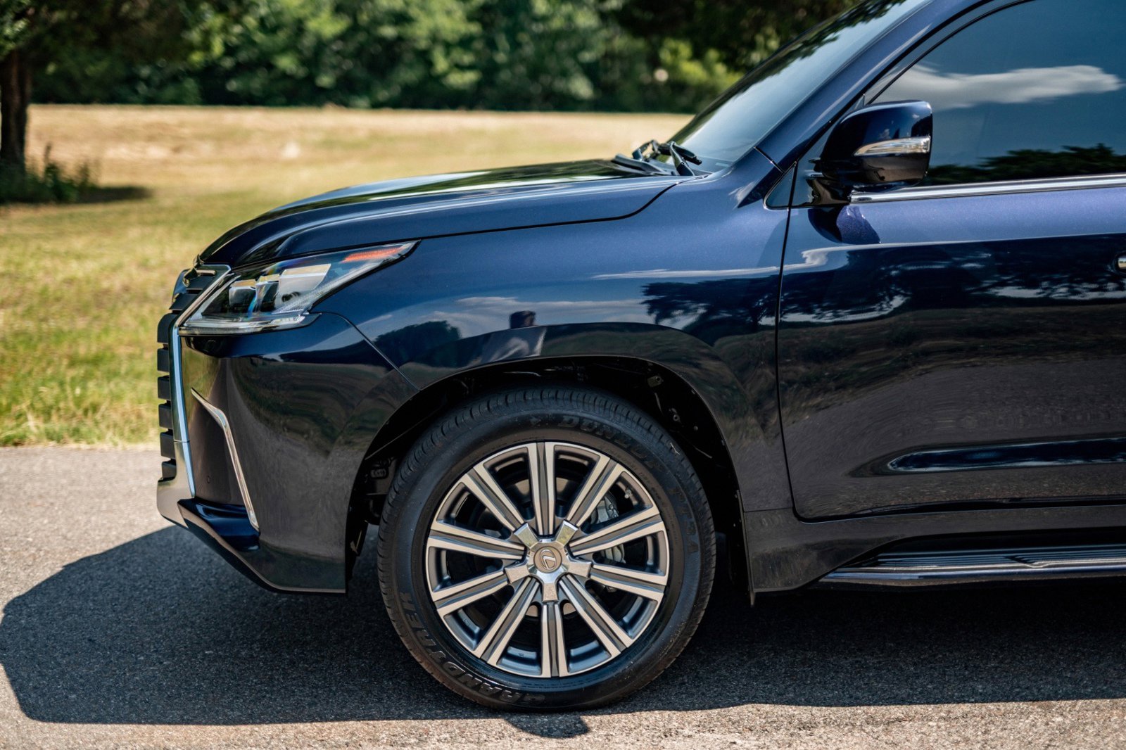 Used 2017 Lexus LX 570 4WD w/ Luxury Package image 25