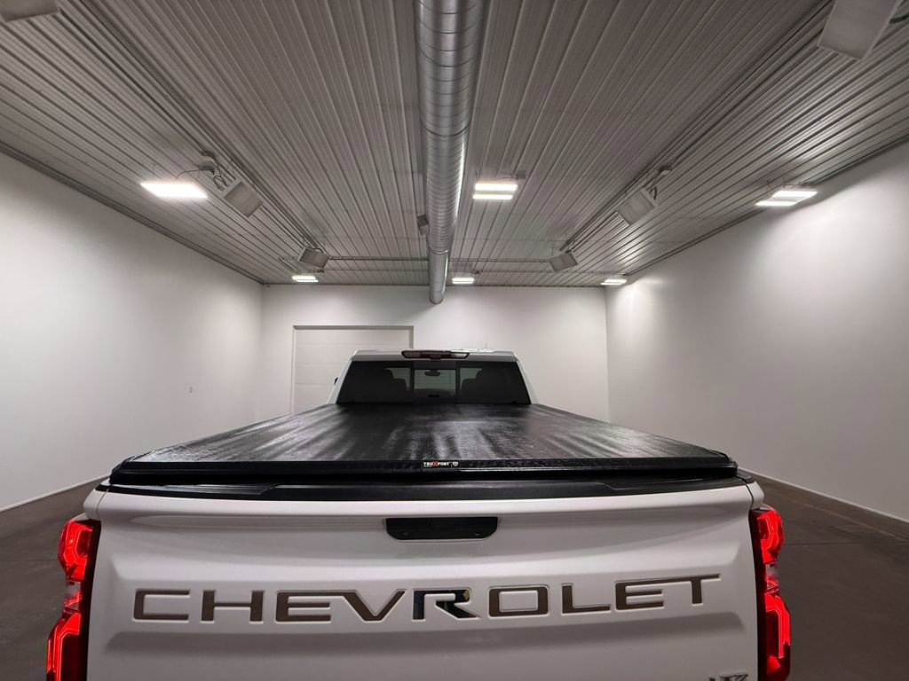 Used 2021 Chevrolet Silverado 1500 LTZ w/ LTZ Premium Package AWD/4WD image 27