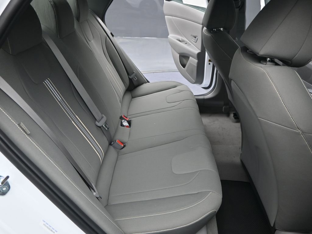 Used 2025 Hyundai Elantra Sport FWD image 22