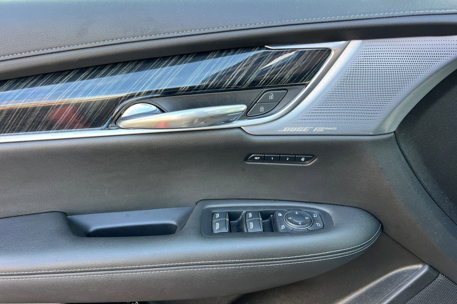 Used 2023 Cadillac XT6 Premium Luxury image 11