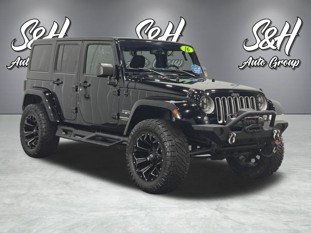 Used 2016 Jeep Wrangler Unlimited Sahara w/ Dual Top Group AWD/4WD image 2