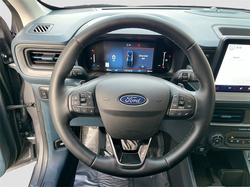 Used 2025 Ford Maverick Lobo image 11
