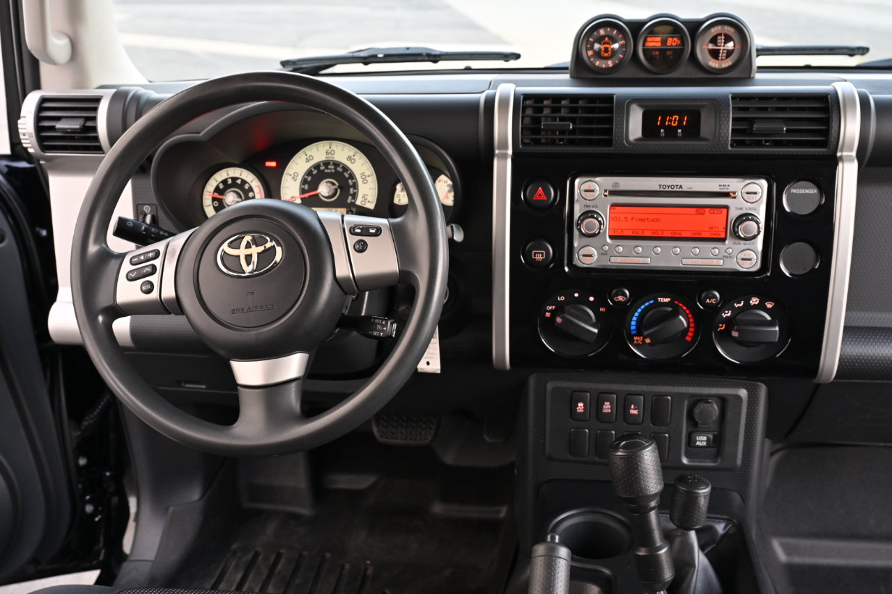 Used 2011 Toyota FJ Cruiser 4WD w/ Convenience Pkg image 20