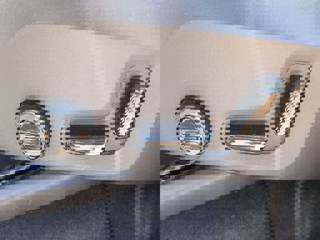 Certified 2025 Volvo XC90 B5 Core w/ Protection Package Premier image 15