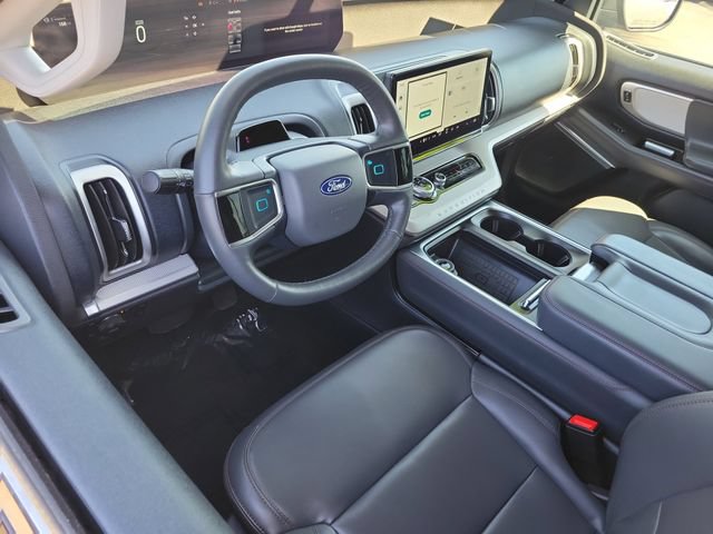 Certified 2025 Ford Expedition Active AWD/4WD image 7