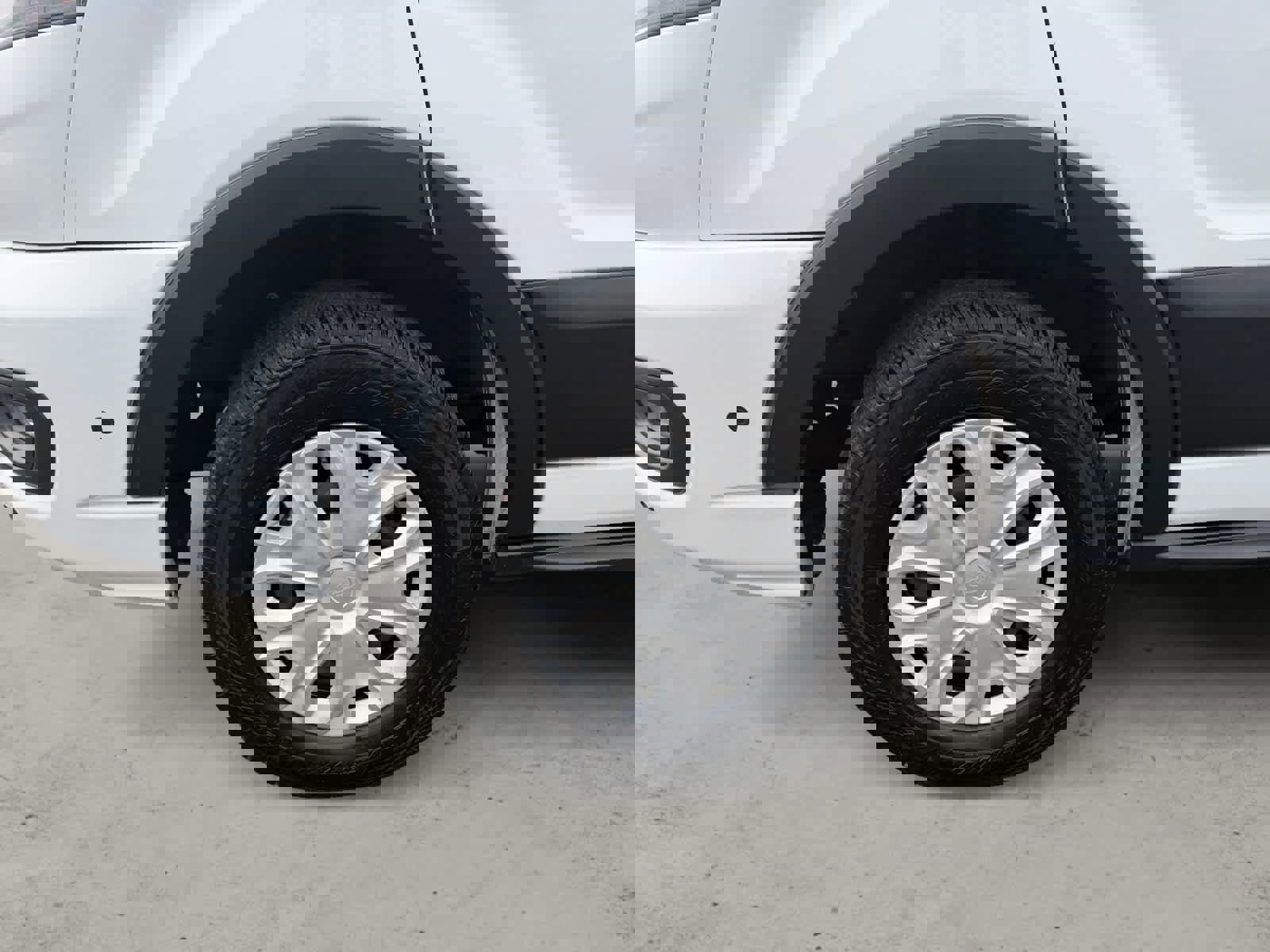 Used 2024 Ford Transit 350 XLT image 10