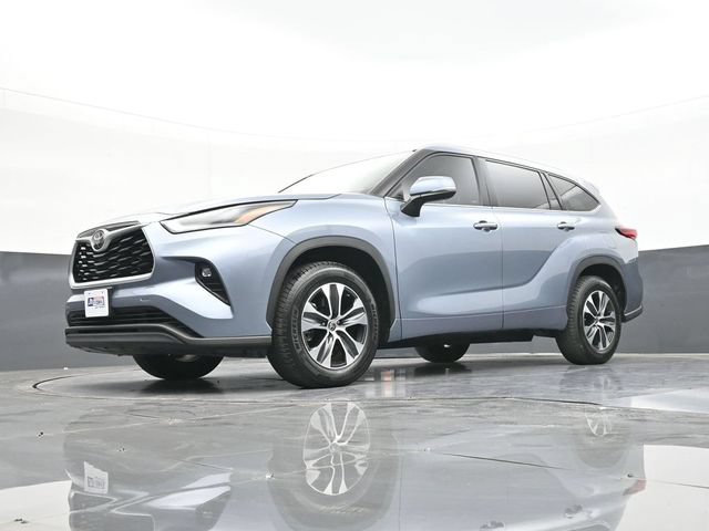 Used 2021 Toyota Highlander XLE FWD image 56