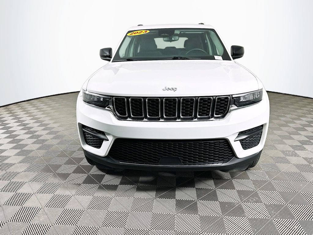 Certified 2023 Jeep Grand Cherokee Laredo image 4