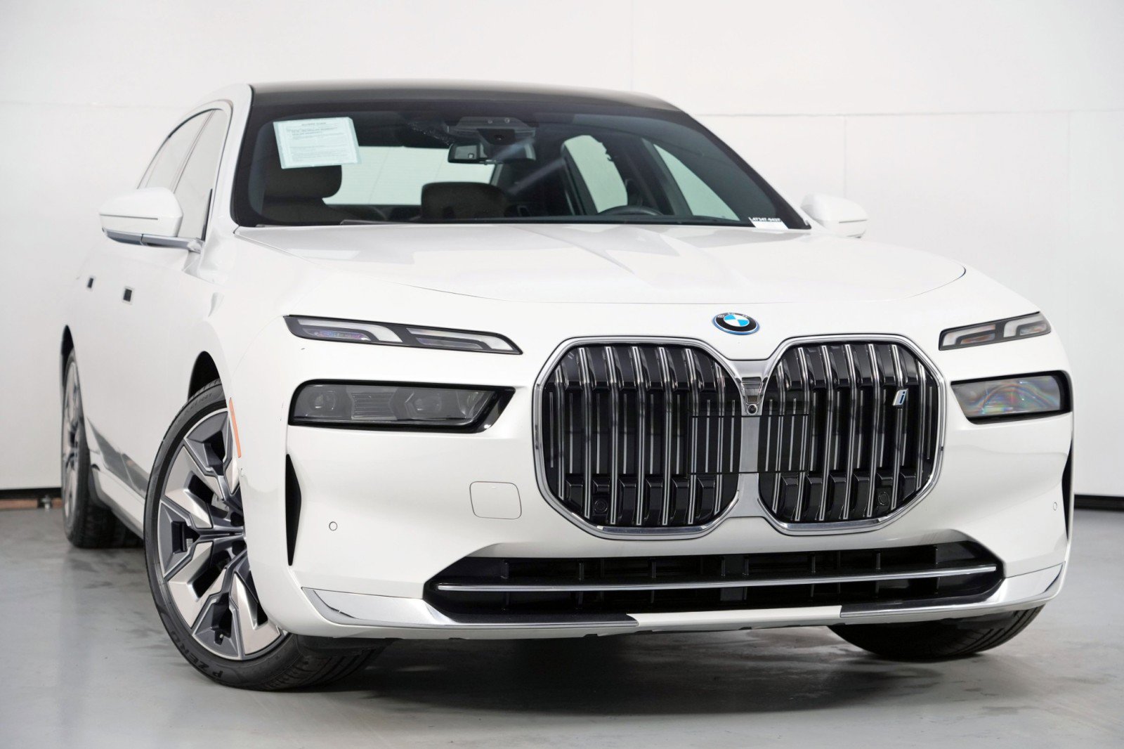 Used 2023 BMW i7 xDrive60 AWD/4WD image 68