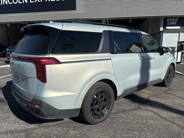 Used 2025 Kia Carnival SX Prestige image 5