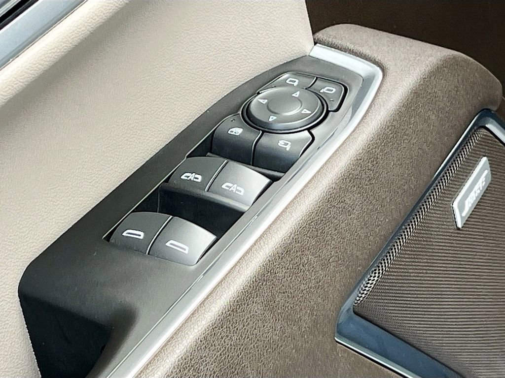 Used 2025 Chevrolet Silverado 1500 LTZ w/ Technology Package image 18