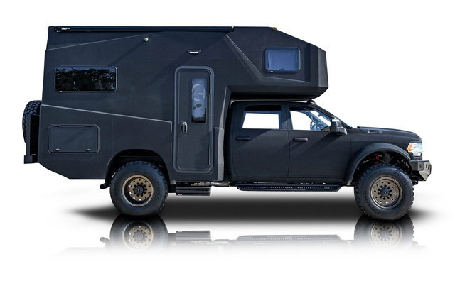 Used 2024 RAM 5500 4x4 Crew Cab image 2