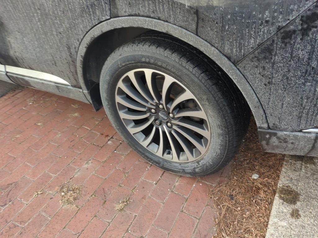 Used 2020 Lincoln Aviator Reserve w/ Equipment Group 201A image 5