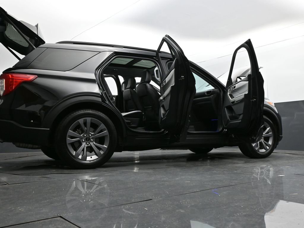 Used 2021 Ford Explorer XLT w/ Equipment Group 202A image 33